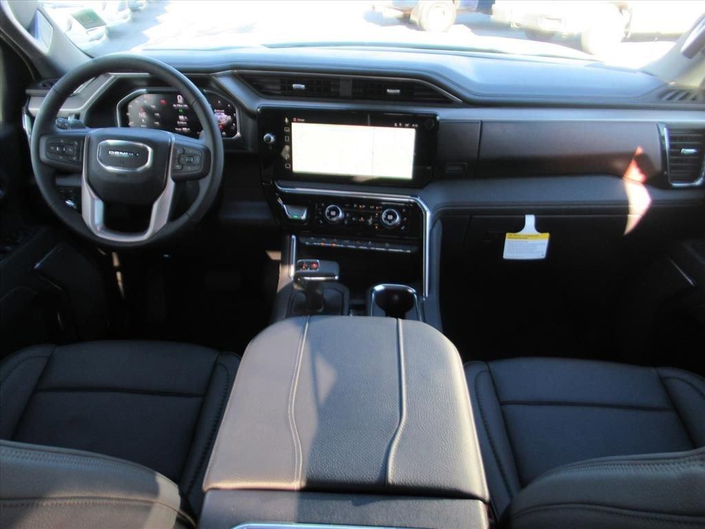 Gmc Sierra 1500 Denali Four Wheel Drive Crew Cab - Thumbnail 13