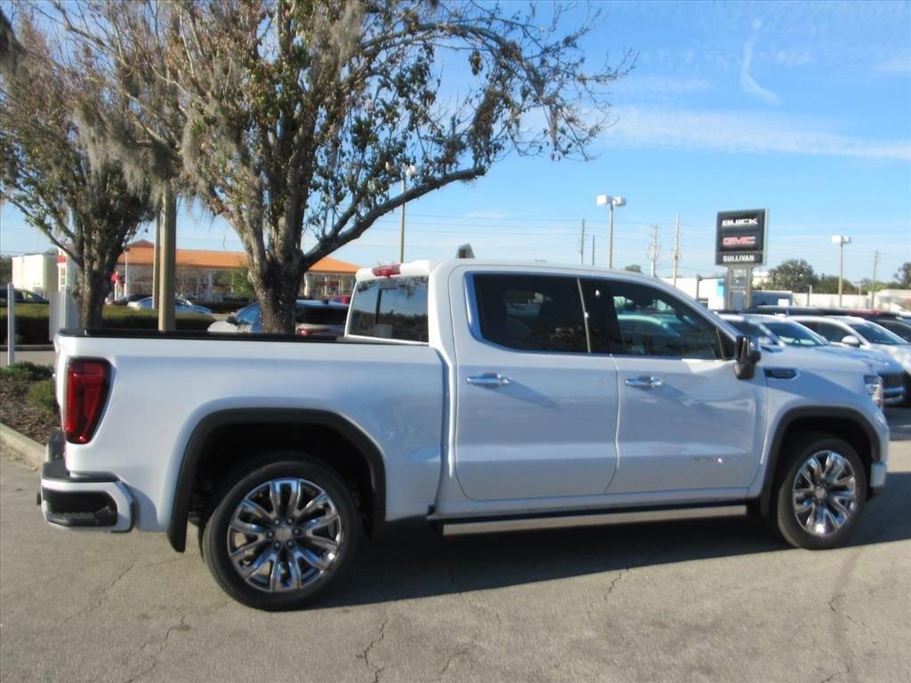 Gmc Sierra 1500 Denali Four Wheel Drive Crew Cab - Thumbnail 8