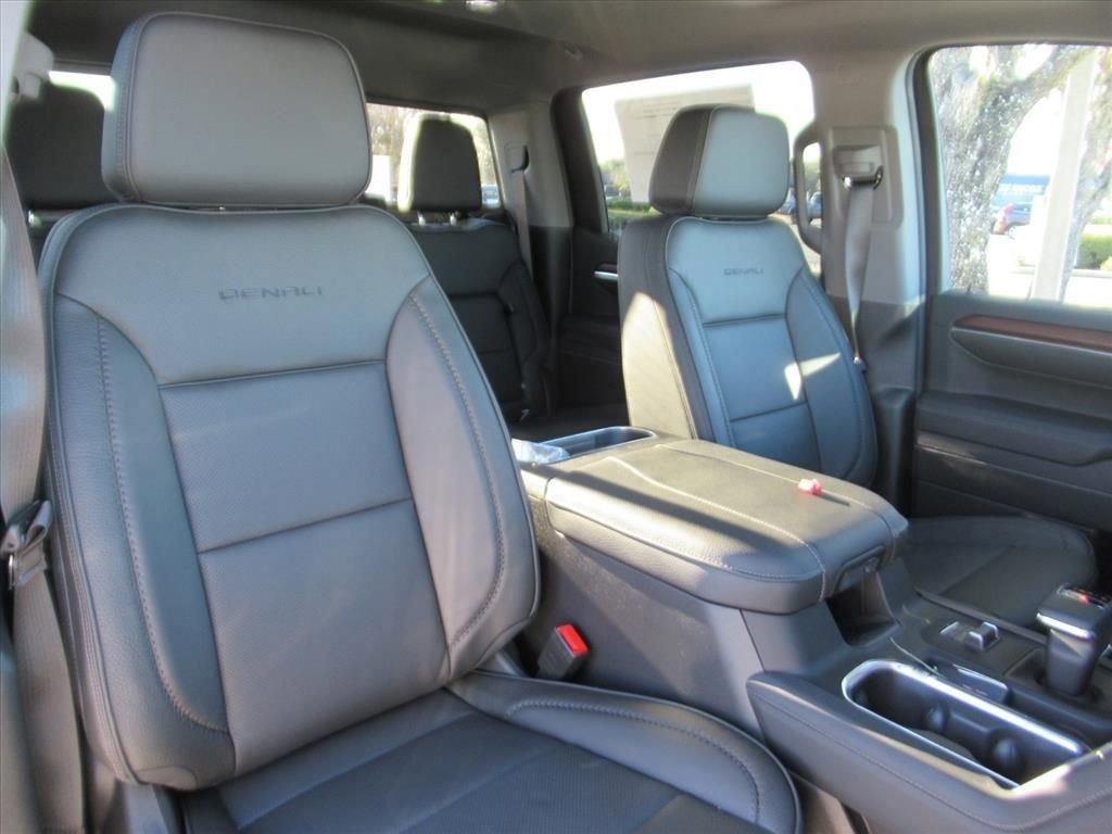 Gmc Sierra 1500 Denali Four Wheel Drive Crew Cab - Thumbnail 10