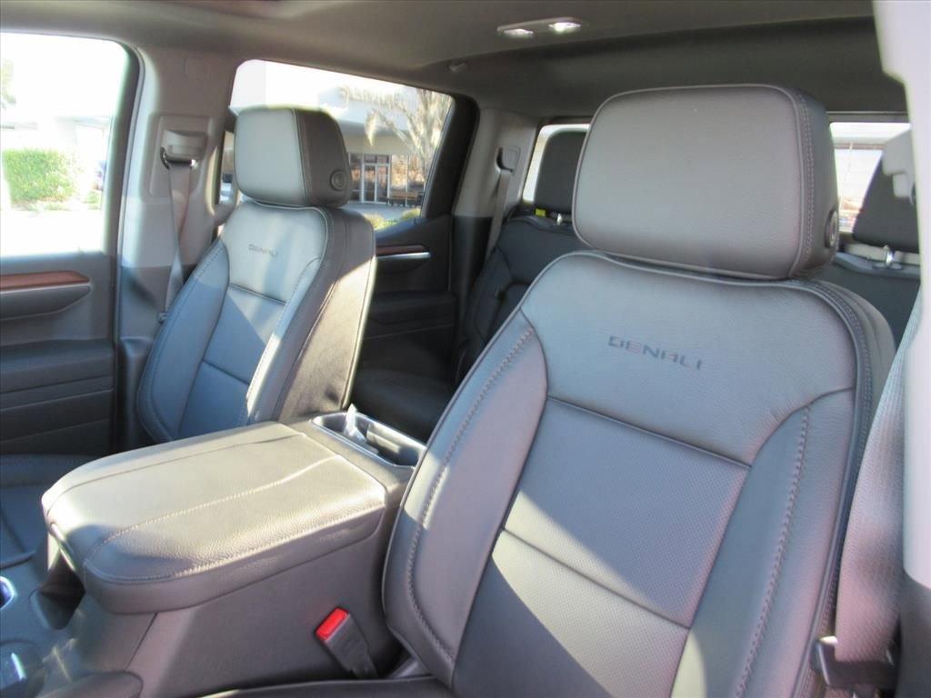Gmc Sierra 1500 Denali Four Wheel Drive Crew Cab - Thumbnail 18