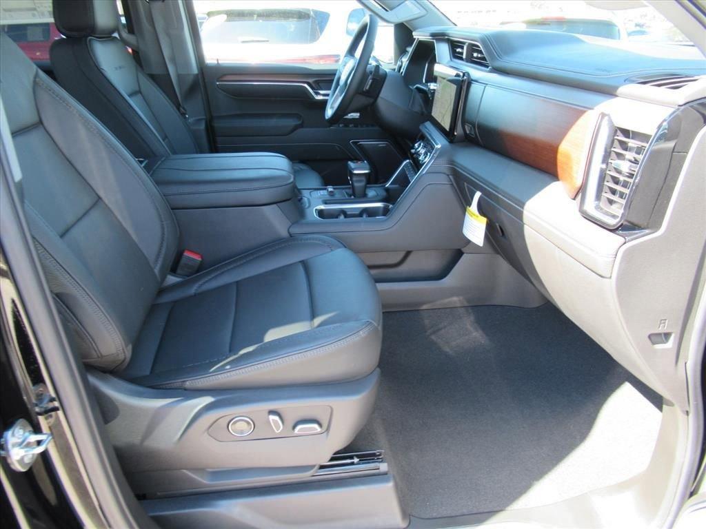 Gmc Sierra 1500 Denali Four Wheel Drive Crew Cab - Thumbnail 11