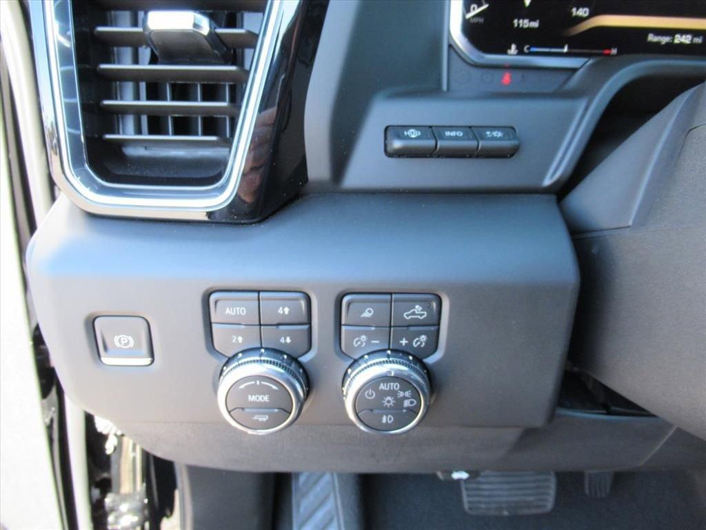 Gmc Sierra 1500 Denali Four Wheel Drive Crew Cab - Thumbnail 19