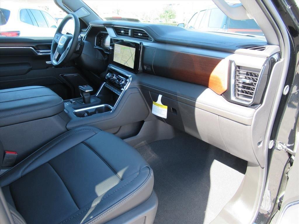 Gmc Sierra 1500 Denali Four Wheel Drive Crew Cab - Thumbnail 12