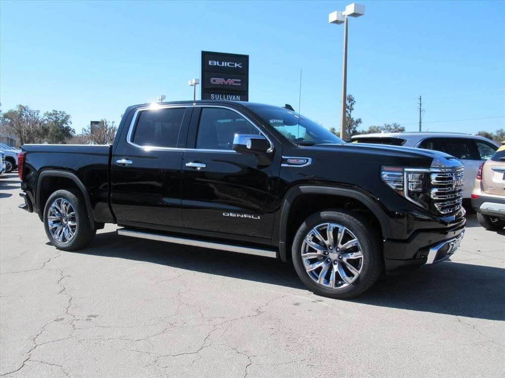 Gmc Sierra 1500 Denali Four Wheel Drive Crew Cab - Thumbnail 3