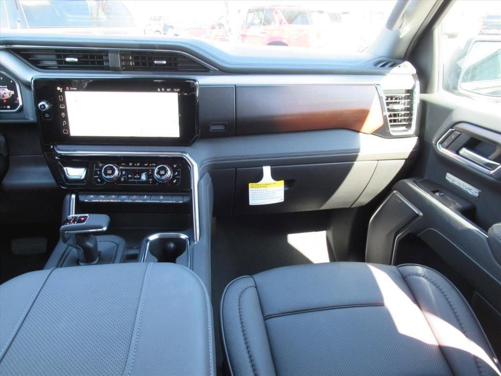 Gmc Sierra 1500 Denali Four Wheel Drive Crew Cab - Thumbnail 15