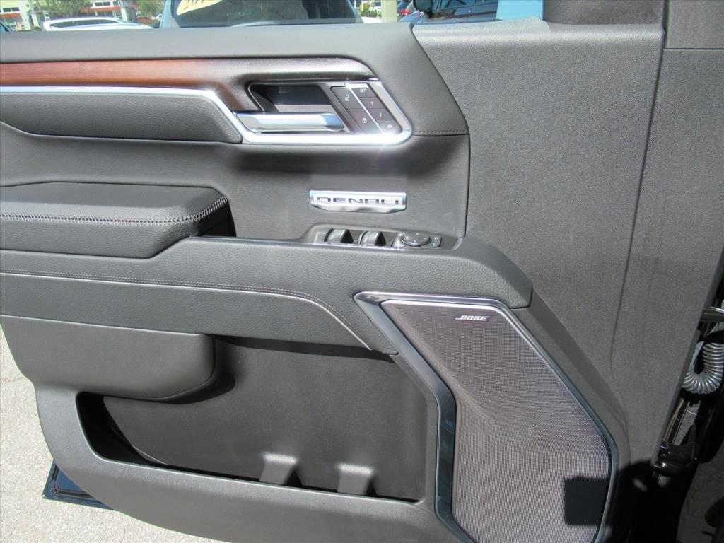 Gmc Sierra 1500 Denali Four Wheel Drive Crew Cab - Thumbnail 20