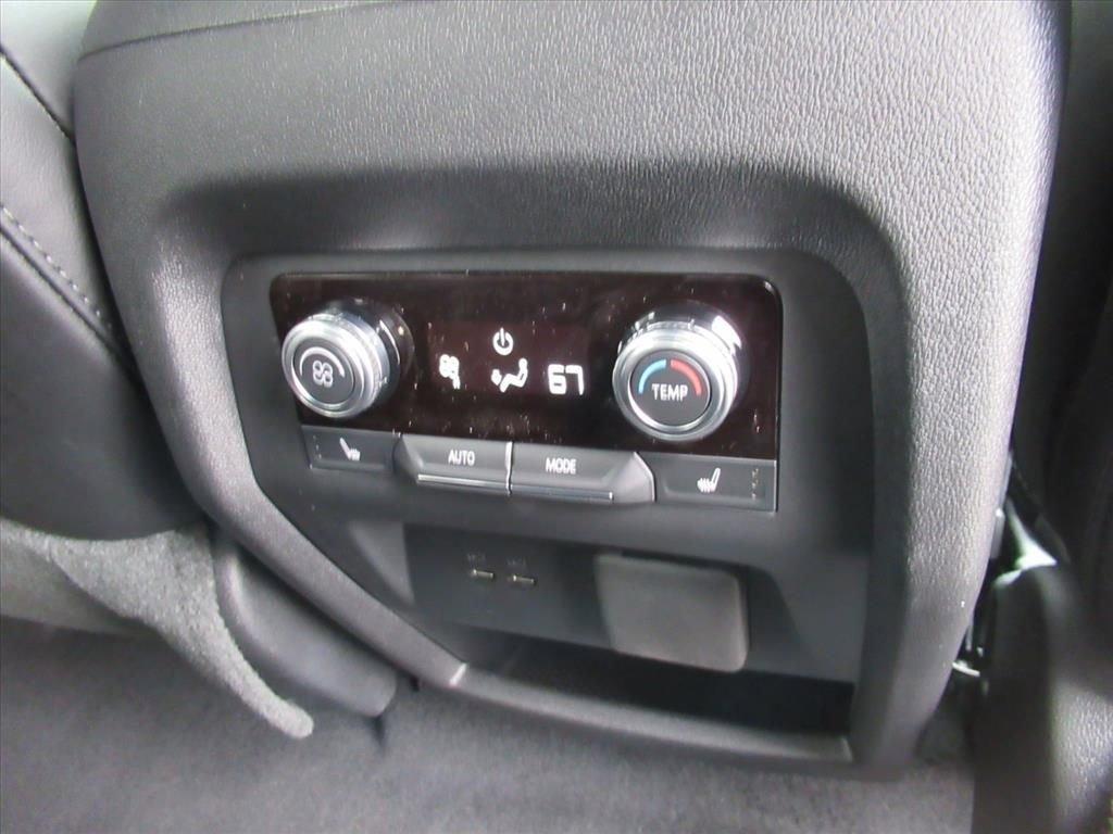 Gmc Acadia Denali Ultimate All Wheel Drive Suv - Thumbnail 16