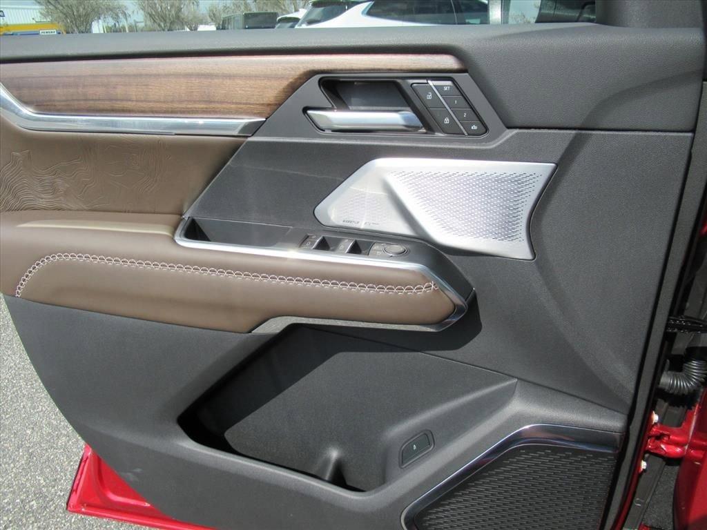 Gmc Acadia Denali Ultimate Front Wheel Drive Suv - Thumbnail 20