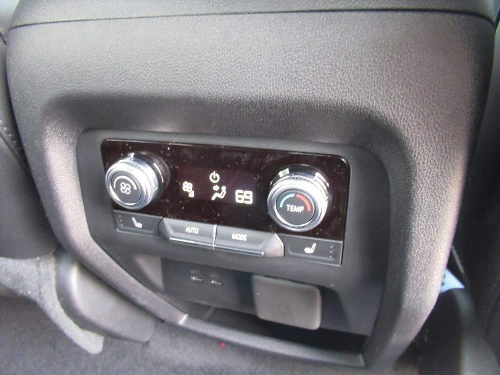 Gmc Acadia Denali Ultimate Front Wheel Drive Suv - Thumbnail 15