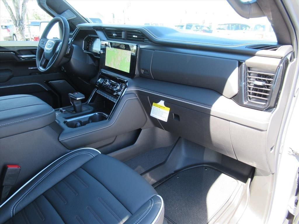 Gmc Sierra 1500 At4X Four Wheel Drive Crew Cab - Thumbnail 14