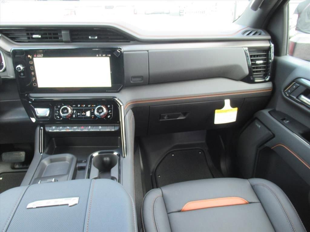 Gmc Sierra 2500 Hd At4 Four Wheel Drive Crew Cab - Thumbnail 15