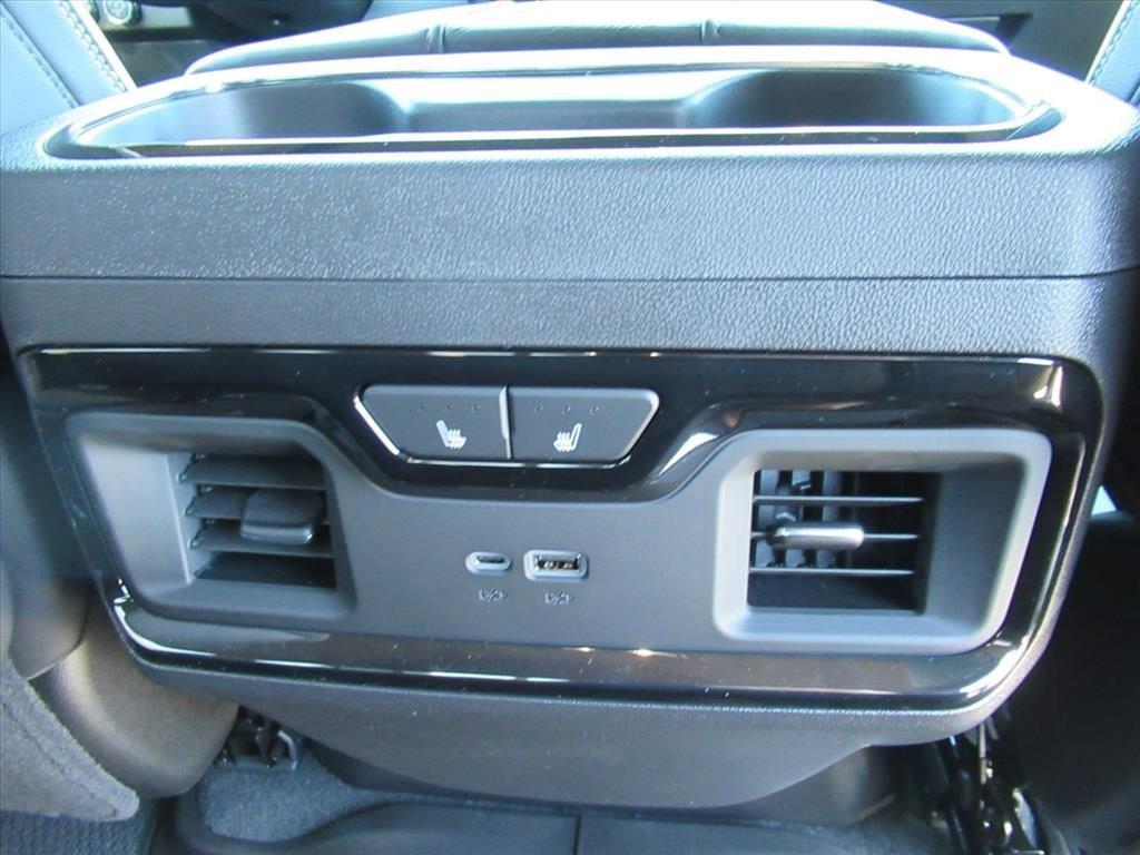 Gmc Sierra 1500 At4X Four Wheel Drive Crew Cab - Thumbnail 17