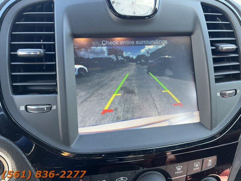 Chrysler 300 Series S V6 - Thumbnail 16