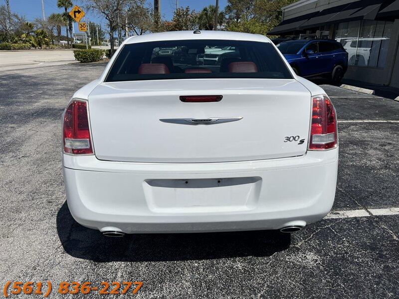 Chrysler 300 Series S V6 - Thumbnail 5