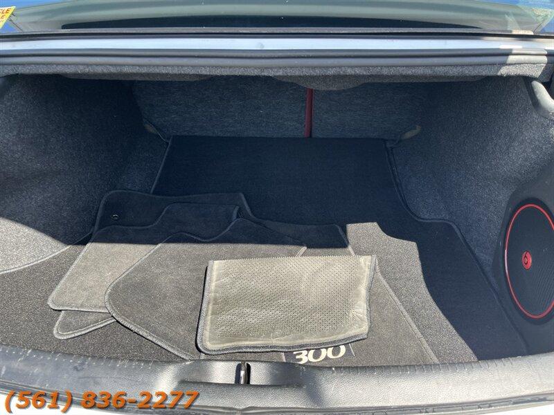 Chrysler 300 Series S V6 - Thumbnail 17