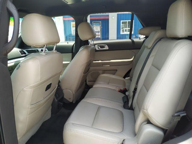 Ford Explorer - Thumbnail 10