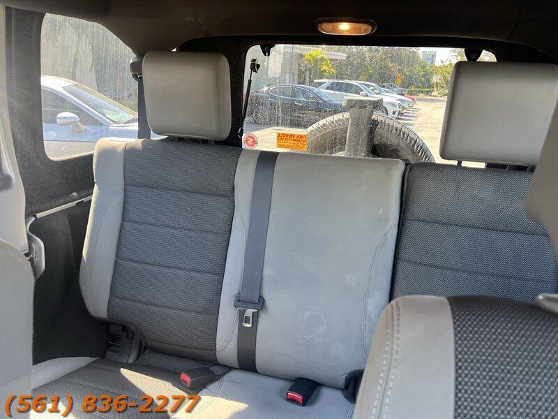 Jeep Wrangler Unlimited X - Thumbnail 11