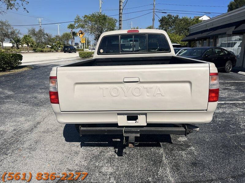 Toyota T100 Dx - Thumbnail 6