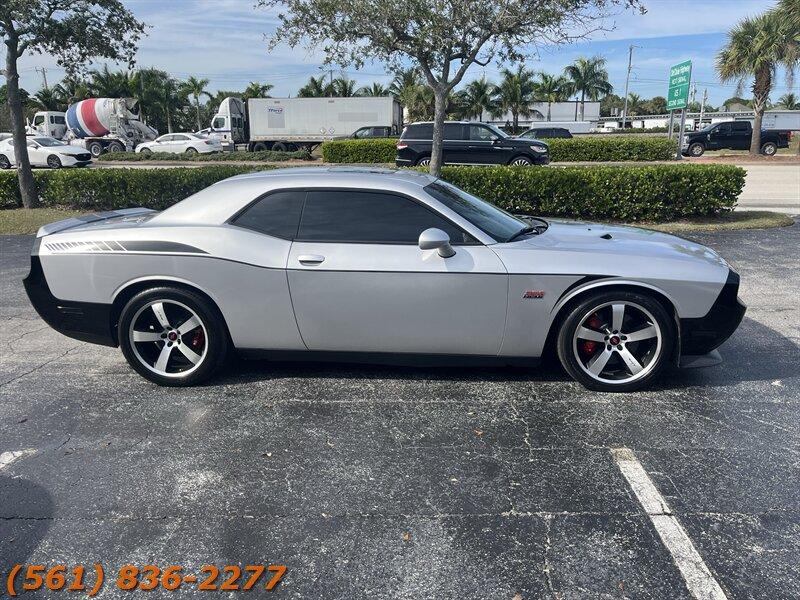 Dodge Challenger Srt8 392 - Thumbnail 4