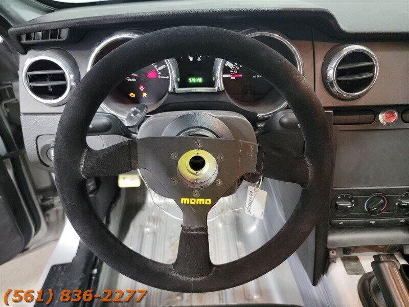 Ford Mustang V6 Deluxe - Thumbnail 10