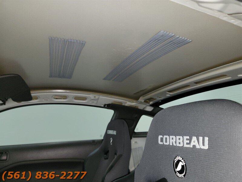 Ford Mustang V6 Deluxe - Thumbnail 16