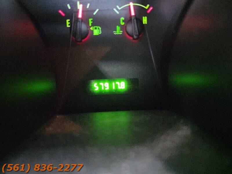 Ford Mustang V6 Deluxe - Thumbnail 12