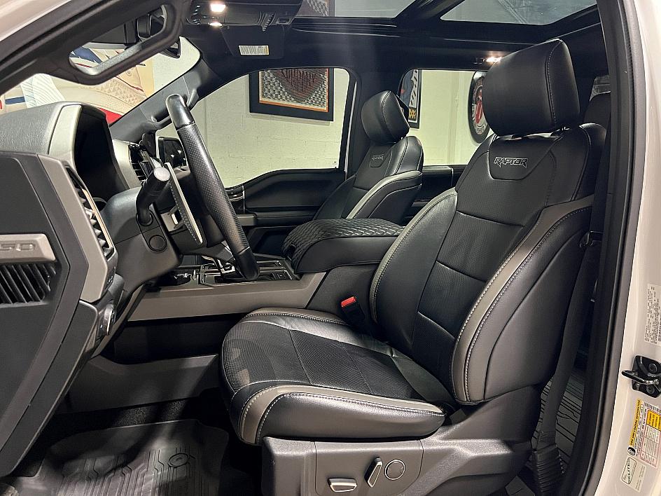 Ford F-150 Raptor - Thumbnail 7