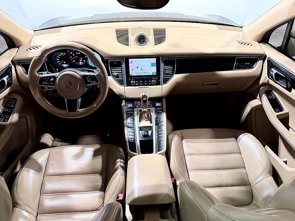 Porsche Macan Gts - Thumbnail 3