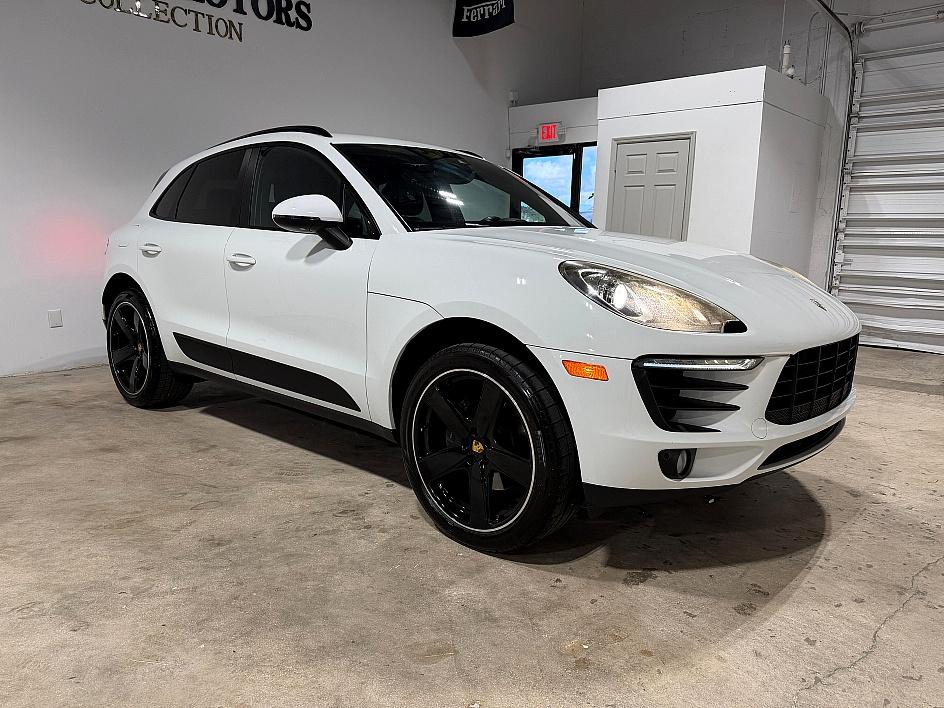 Porsche Macan - Thumbnail 2
