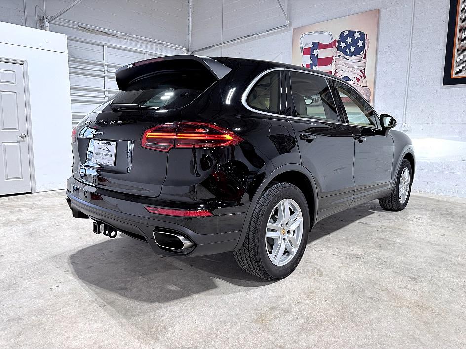 Porsche Cayenne - Thumbnail 4