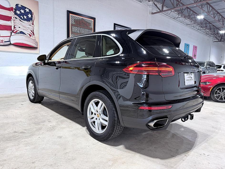 Porsche Cayenne - Thumbnail 5