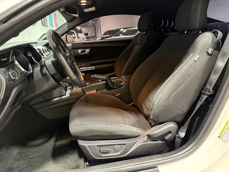 Ford Mustang Ecoboost - Thumbnail 6