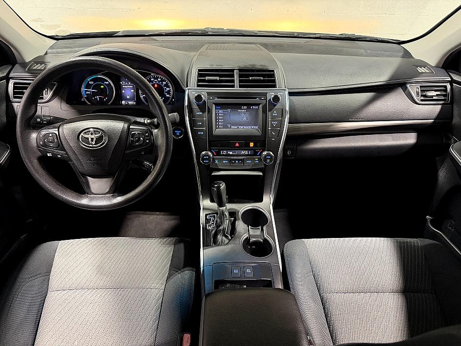 Toyota Camry Hybrid Le - Thumbnail 3