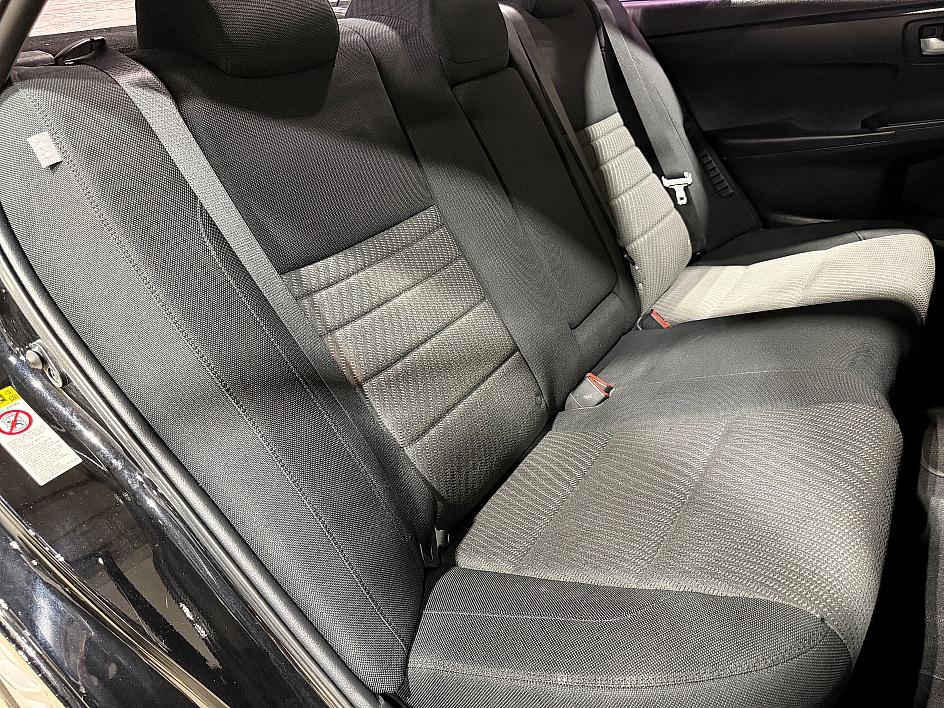 Toyota Camry Hybrid Le - Thumbnail 10