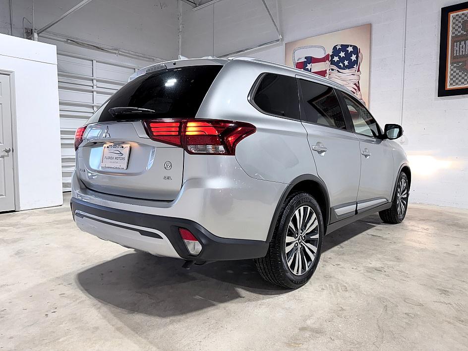 Mitsubishi Outlander Se - Thumbnail 4