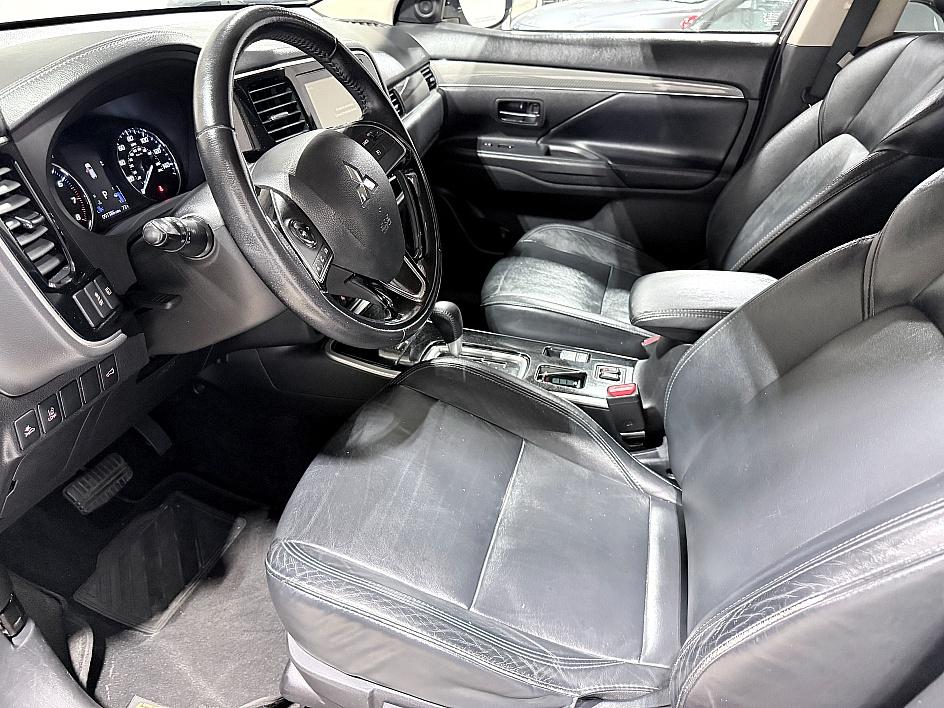 Mitsubishi Outlander Se - Thumbnail 6