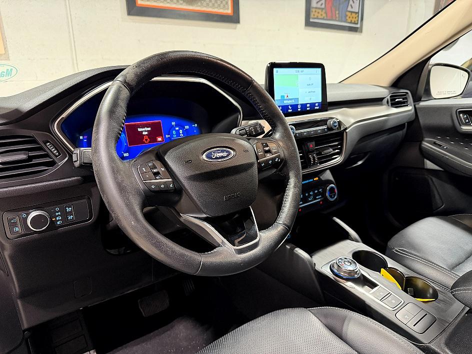 Ford Escape Se Sport Hybrid - Thumbnail 4