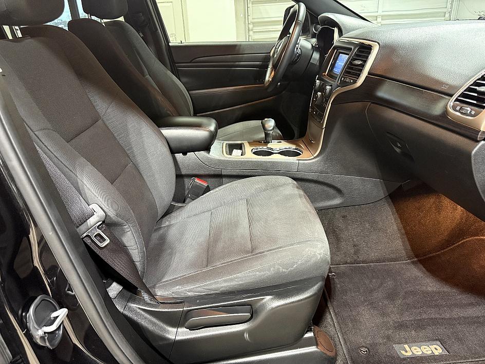 Jeep Grand Cherokee Laredo - Thumbnail 8