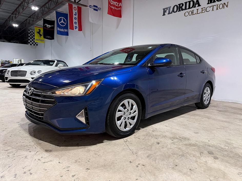 Hyundai Elantra Se - View 1