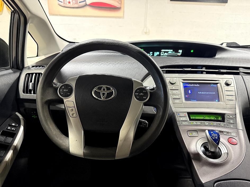 Toyota Prius Two - Thumbnail 8