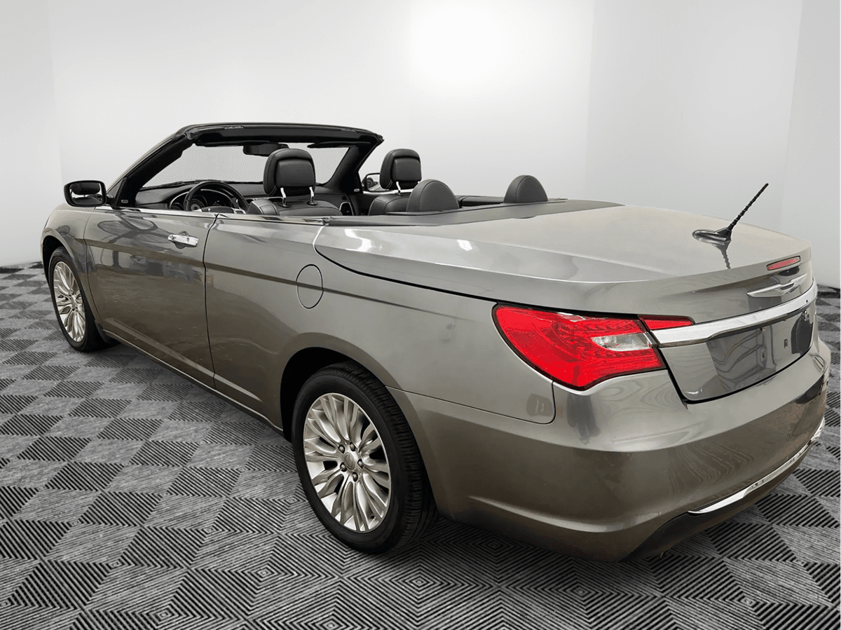 Chrysler 200 Limited - Thumbnail 4