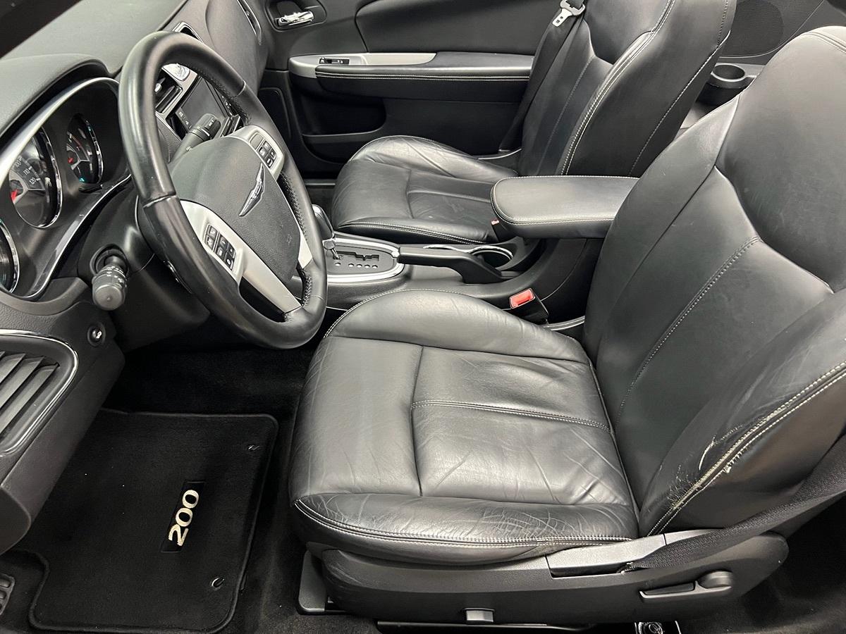 Chrysler 200 Limited - Thumbnail 16