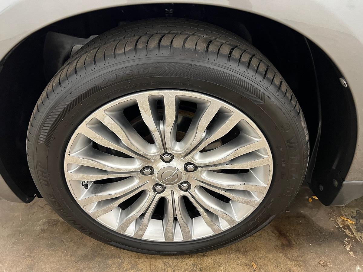 Chrysler 200 Limited - View 1