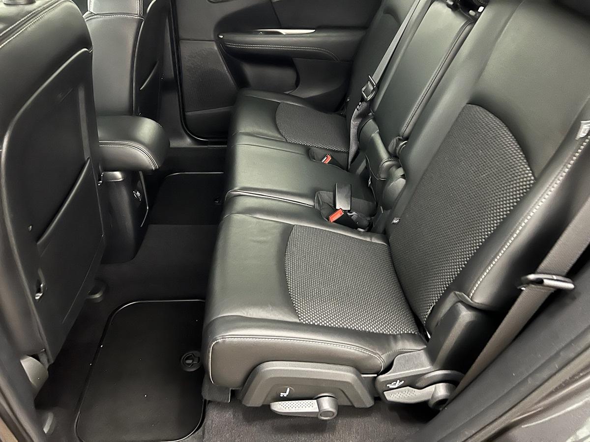 Dodge Journey Crossroad - Thumbnail 12