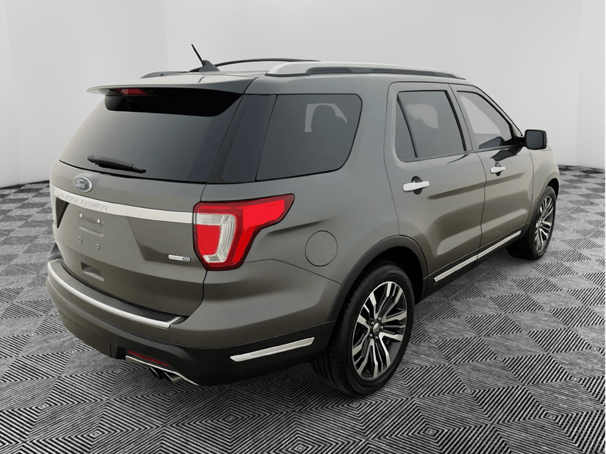 Ford Explorer Platinum - Thumbnail 5