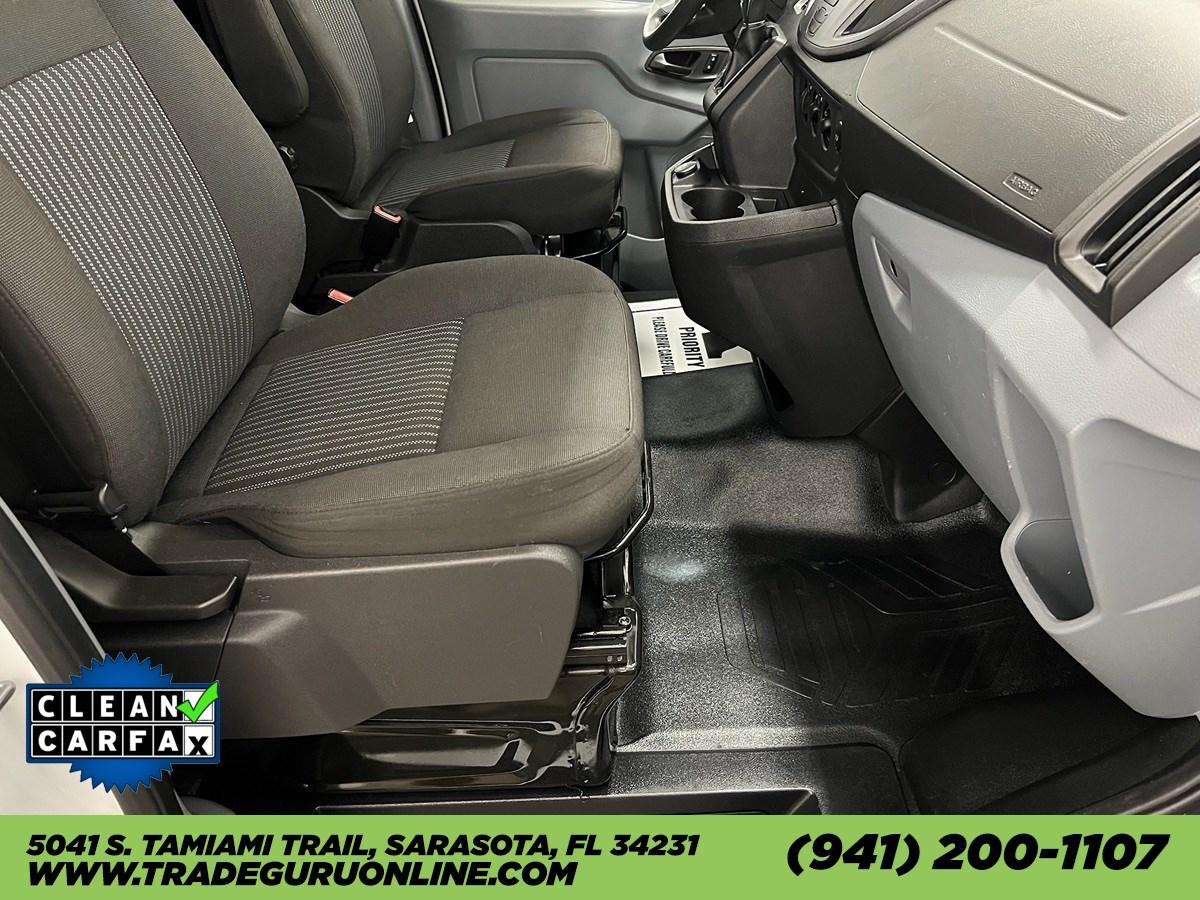 Ford Transit Van T-250 Low Roof - Thumbnail 10