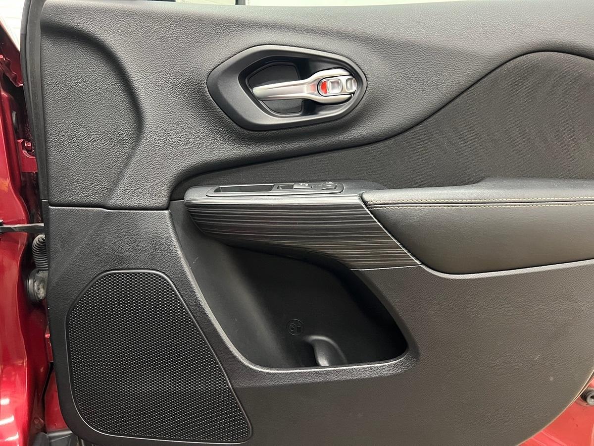 Jeep Cherokee Latitude - Thumbnail 17