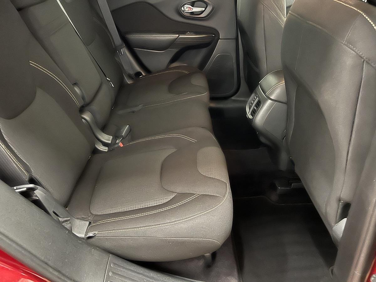 Jeep Cherokee Latitude - Thumbnail 11