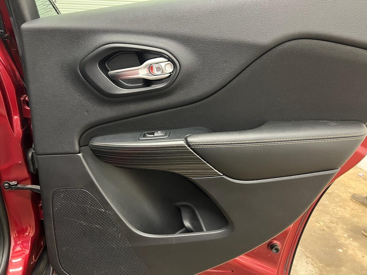 Jeep Cherokee Latitude - Thumbnail 14