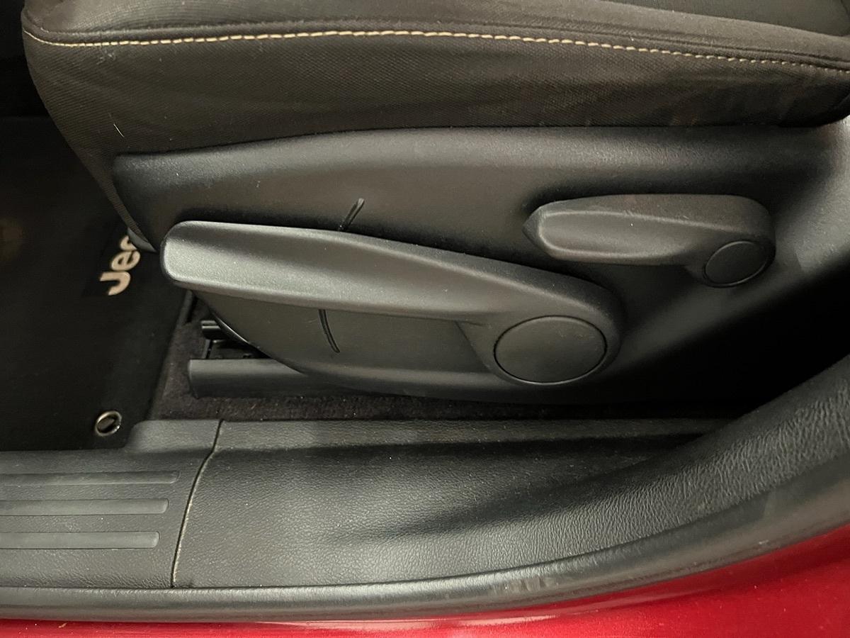 Jeep Cherokee Latitude - Thumbnail 18